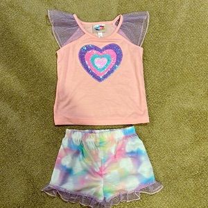 Girls size 5 pj set brand new, never worn